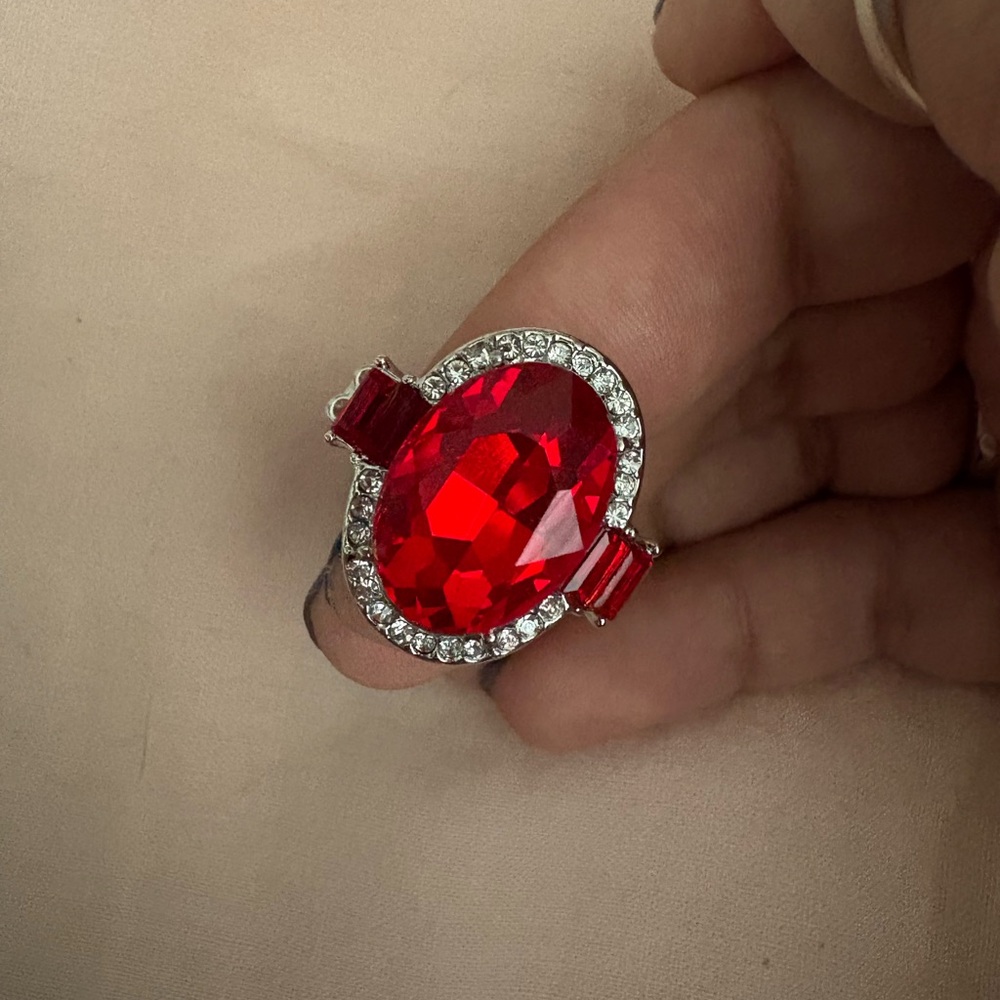 Elegant Red Gemstone Ring
